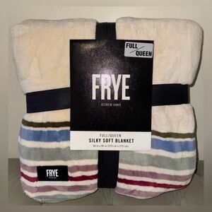 FRYE silky soft blanket full/queen